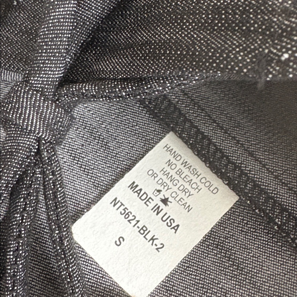 nlt Tie-Front Sleeveless black top - Picture 4 of 6